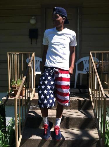 Cool Ahh Bonton Nigga..  Go Follow My Bro @WilWillz im married 2 my money.       R.I.P. Sharon Hall