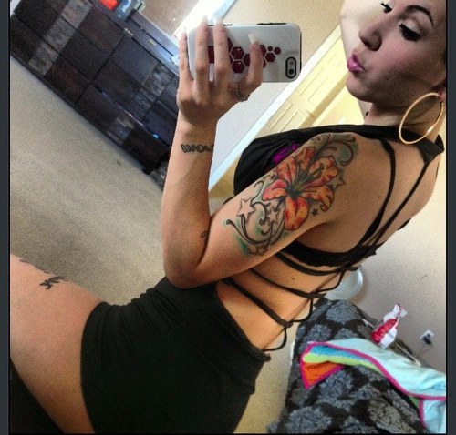 follow me i follow back!! #follow me on instagram @ bianca_bae #follow on facebook @ bianca mora!