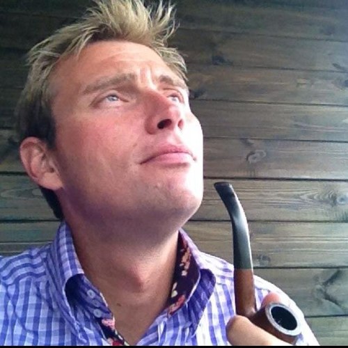 GoossenV's profile picture. getrouwd @ABDraaijer, trotse vader van 4 dochters, en een zoon! Zeilen, hardlopen. En héél soms golf