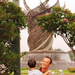 sugiartowin99's profile picture. 