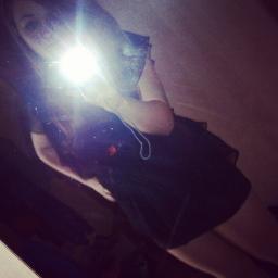 Hi people, I am 13 years girl who loves Chris Brown,Greyson Chance, TV, fashion, http://t.co/pbMp7Q0R,One Direction,Gaga, Bieber,LMFAO, Rita Ora and Beyonce_xD