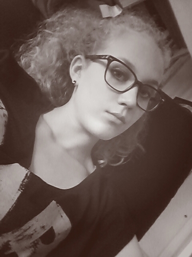 Follow and unfollow back Kik: RosaNjee Instragram: Rosa24_1 Hockey♥!