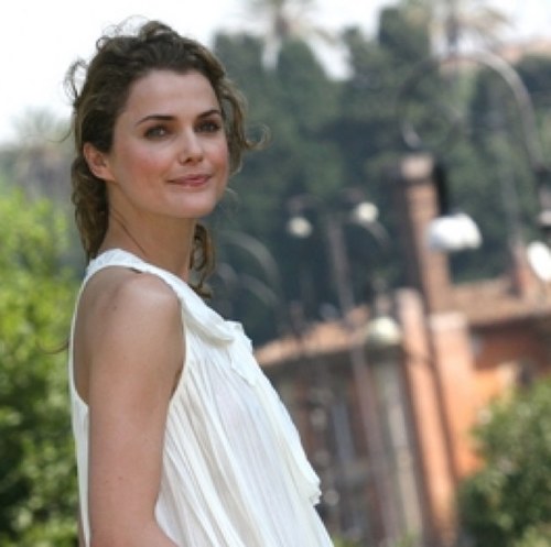 Brave_Woman_'s profile picture. I got a telegram telling me of my husband's death in war. I work at the hospital as a nurse checking on patients and giving them pills. I'm a vampire. [Single]