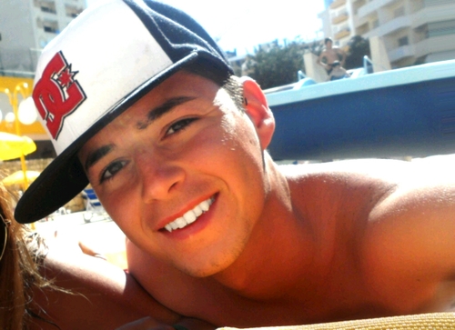 Tu amor me hace fuerte, tu odio me hace imparable!