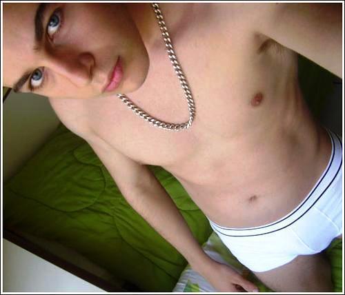 quiero sexo; soy muy discretoo versatil me encanta mucho el pene entre mas joven mejorr....