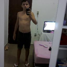 Nunca desistar do seus sonhos  porque quem acrditar deus ajudar !!