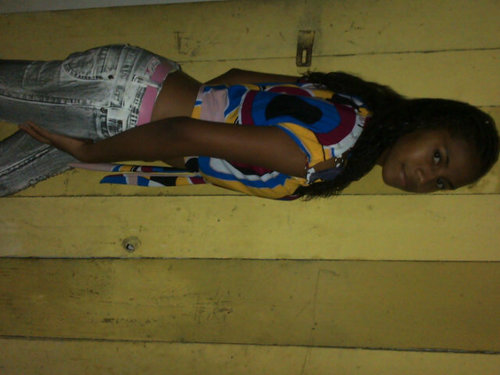 ☺♬☆♥♣Soy flaca no cojo esa y me gusta         el rap y me gusta divertirme y me gusta mucho las personas k no son paloma y k  ♥★♠♬