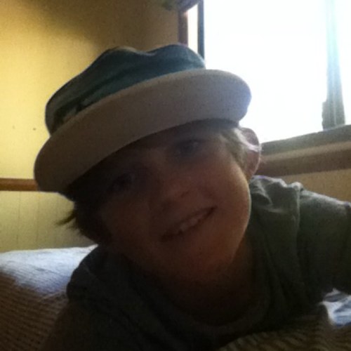I want 100 followers so please follow me i follow back 110%