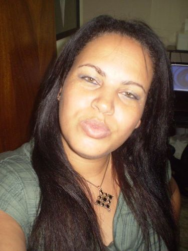 Amo minha Familia,dançar , musica , cinema, ler livros , estudar , adoro ser útil , e ajudar o proxímo.