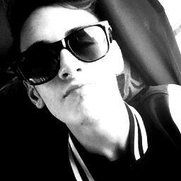 # Estudante,#Blogueiro,#Fashionista,#Estilistas,# apaixonado por musica,fotografia  é  moda...@ThinkingFlash