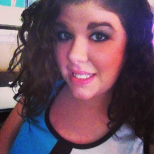 I'm Caitlyn!! I am 16!!! I love the band (1D, Little Mix, PTV, BVB, and many others)