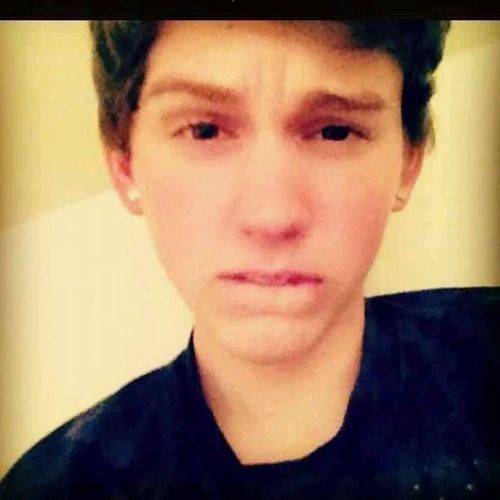 Hey guys I'm Jarrod! I'm a guydirectioner Ziam is my life. Follow me please!