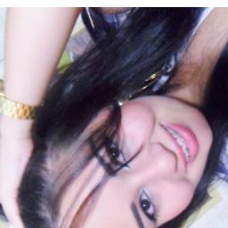Seja feliz do jeito que você é, não mude sua rotina pelo o que os outros exigem de você simplesmente viva de acordo com o seu modo de viver *-* ,,,,,