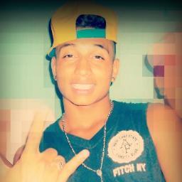 → Mee segue que eu te sigo! ○ Frases ²engraçadas e Reas . #RETWEET & #FAVORITE o que gostar ASK :::: http://t.co/haf88yVQ2U
