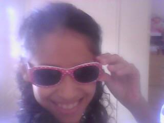 Sou muito querida pela minha família e minhas Bff's. Meu sonho é conhecer os Rebeldes-BR. Tenho várias páginas no facebook. Bjks ;*