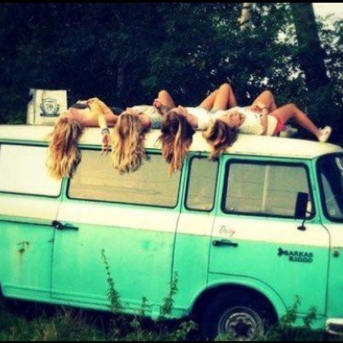 Yow, wij tweeten link tweets waar je je vrienden & vriendinnen kunt linken try it! #linkjoulovely