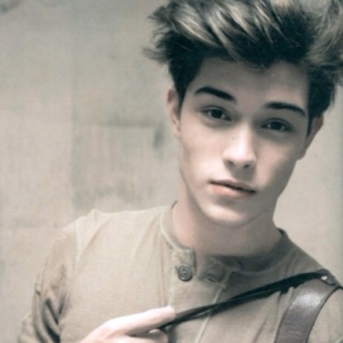 brayden||20||bisexual||detailed roleplay||follow me for free cuddles