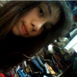 Hola hi halo jijiji Disfruta De La Vida, sigue a 1D: VIVE MIENTRAS SEAS JOVEN!! :))