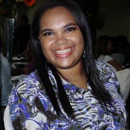 Solteira,18 anos,Estudante do Colégiio da Polícia Militar da Paraíba ,Aquariana e Flamenguista.