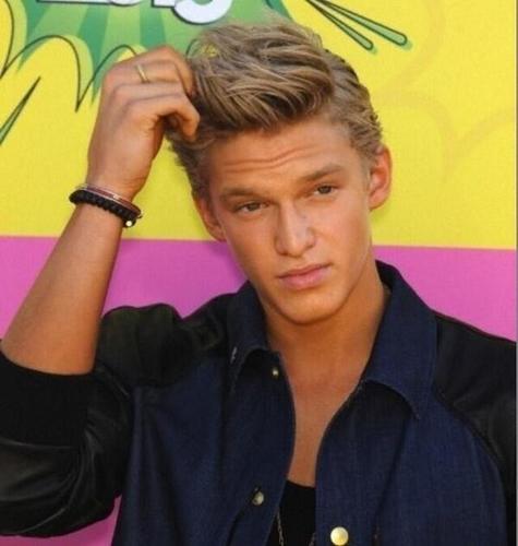 Here for mr Cody Robert Simpson ♥