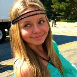 Fan account for the beautiful Alli Simpson! She's one of my inspirations and role models. She's just amazing! My main account: @TornIsOurAnthem