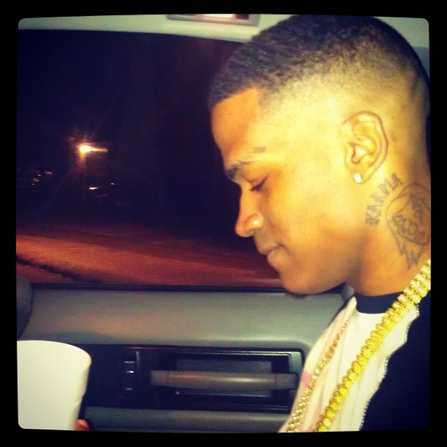 One Goofy ass fella & DGAF bout nun...Twerkn on yo b!#%$ face!!              #SOSQUAD...#TeamTatted...#TeamPurp...#SwisherGang