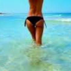 I Help Ordinary People Look & Feel Fabulous One Spray Tan at a Time
