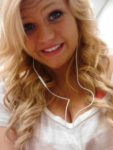 Act like a queen, look like a barbie & smokee like Marley ;)