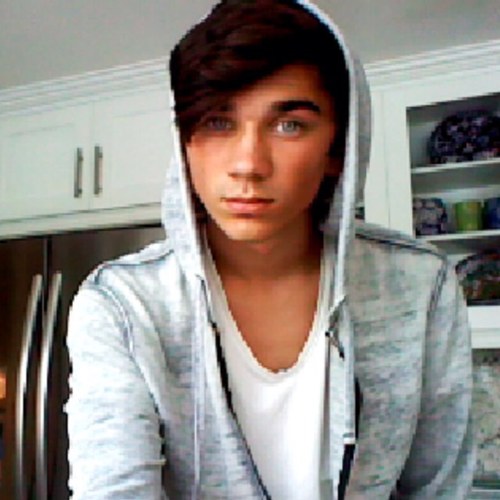 Hey! I'm Aiden Kane. I love to be myself, but sometimes I'm insecure. My close friends are Olivia and Mason. Taken by Crystal. ❤5/14/13❤