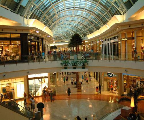 Forever 21, Macy's, Shoe City, Game Stop, Bath & Body Works, Apple, H&M, The Food Court, Ect…