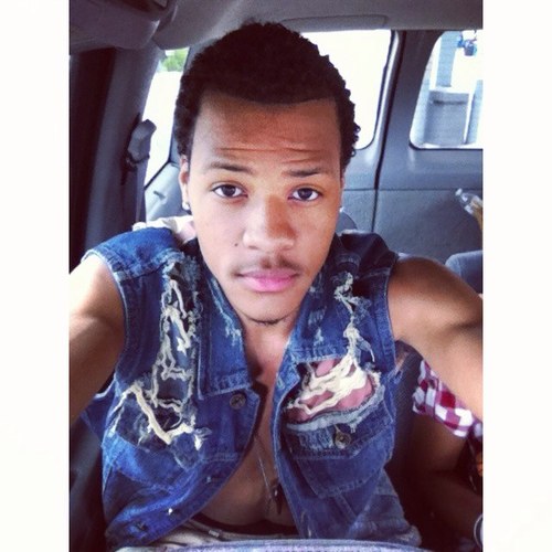 I'M XAVIER # IM MIXED WITH HISPANIC AND BLACK.FOLLOW ME AND ILL FOLLOW BCK# I'M A TAURUS