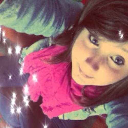 J'maapelle Julie (; J'ai bientot 14 piges *_* Je suis en couple depuis le : ~ 08/04/13 ~ Breeeefons , je suis la plus heureuse 33 [ alexis ]