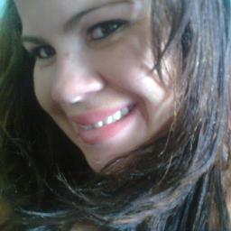 por mais que a vida seja dificil,não desista!
vale apena viver e lutar pela felicidade.
quando estiveres triste,pense nos momentos felizes que já viveu