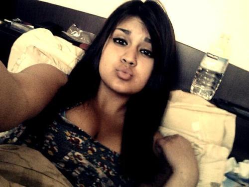 Im outgoing, crezy, weird, supportive, chyll, hehehehe randum, friendly, and CUTE !! i dont care about what others think of me.