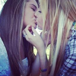 LesbianDementor's profile picture. 