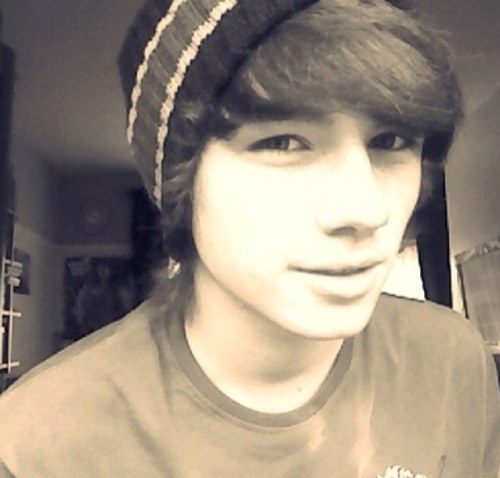 my name's olly and i really fucking love music and food and batman ok bye