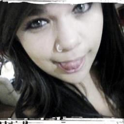 - A gαtiinhα dos 
cabeloos 'Escuros'
♥ Que trαz juntoo de sí 
muiito amoor ~/
- A pequenα priincezα cheiiα de amiigoos'
♀