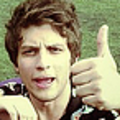 tenho orgulho de dizer que meu ídolo é você @ChayLeao , eu te amo muito , te amarei , te seguirei até o fim , até o FIM. Até o FIM ♥