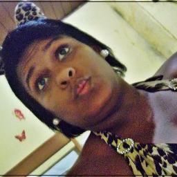 - sou α meeninα Boα o suficiente prα αbαlαr suα mente ... perfeiitα nα medidα prα estrαgαr suα vidα !
(66'