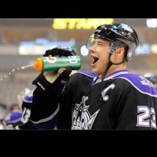 Chirping all the plugs in the NHL, Sauce a follow beauties