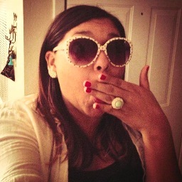I'm Liz, I run TheDailyMinute and co-own TheBeautyMinute on FB. I love life and everything it has to offer! :)
