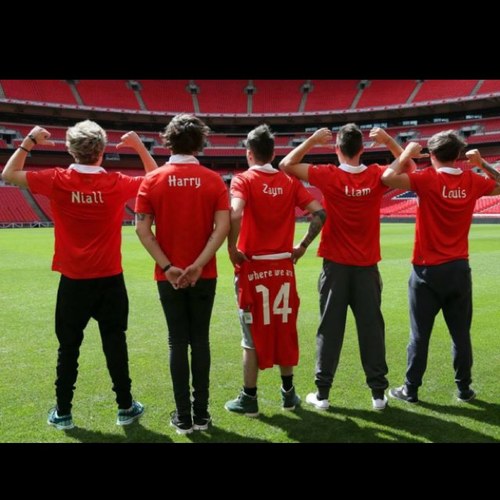 Bmars_1D's profile picture. @BrunoMars @Onedirection are my life @justinbieber @demilovato too... I couldn't live without them... have a good day :)