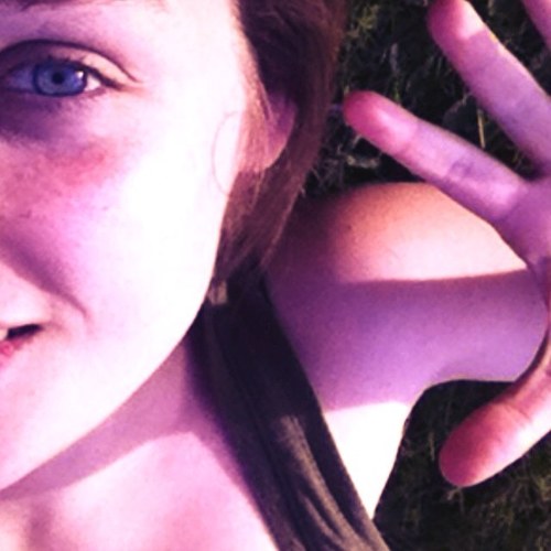 5'6/CW: 127/GW:115 Sarcasm's my game Confident, single & happy. Luv some bud. Avi always me