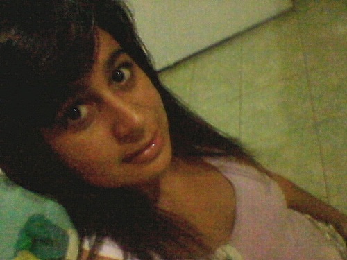 Para quem fala mal de mim .. Me ame menos u.u
       ~ Amo : Familia,amigos e meu noivo lindo sz
