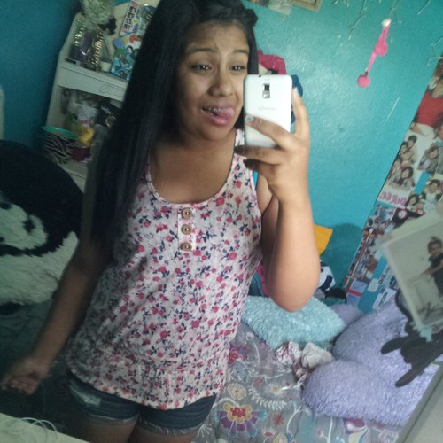 Hey my name is Maya! El Paso Texas(: :D I love music and My bestfriends! #TeamSingle