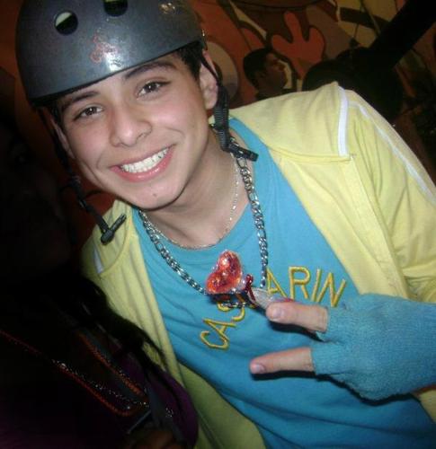 soy super fan de @brandon_meza ino me gustaria que tengan novio .. siles gusta brandon i lo aman no tengan ''novio''