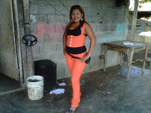 detras d un amor k luchare hasta el final xk cuando se ama con el corazon no importas los limites  solo se q te amo y aqui seguire a pesar de todos