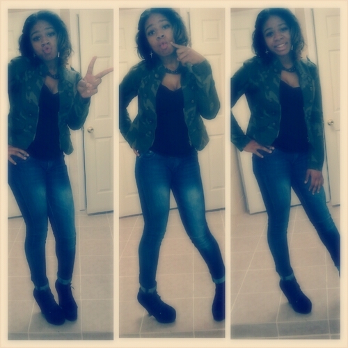 listen here my name V~I~C~K~Y n imm da baddest barbie chuu seen hit mii dm or just hitt thvt button#his keeperrr# 6.30.13bvngbvng