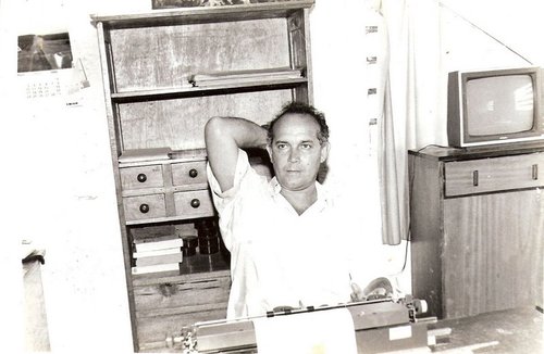 domseverino's profile picture. É um Jornalista (editorialista e comentarista da rádio da rádio Serra da Capivara), nascido no Estreito dos Mosquitos (bairro da Estiva) São Luís do Maranhão.