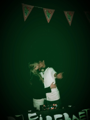 hou van @Amber_maxime_ vrinden 4 life (l) verlede tijd vergeten, kijk veder in de toekoms!! #14-2-13